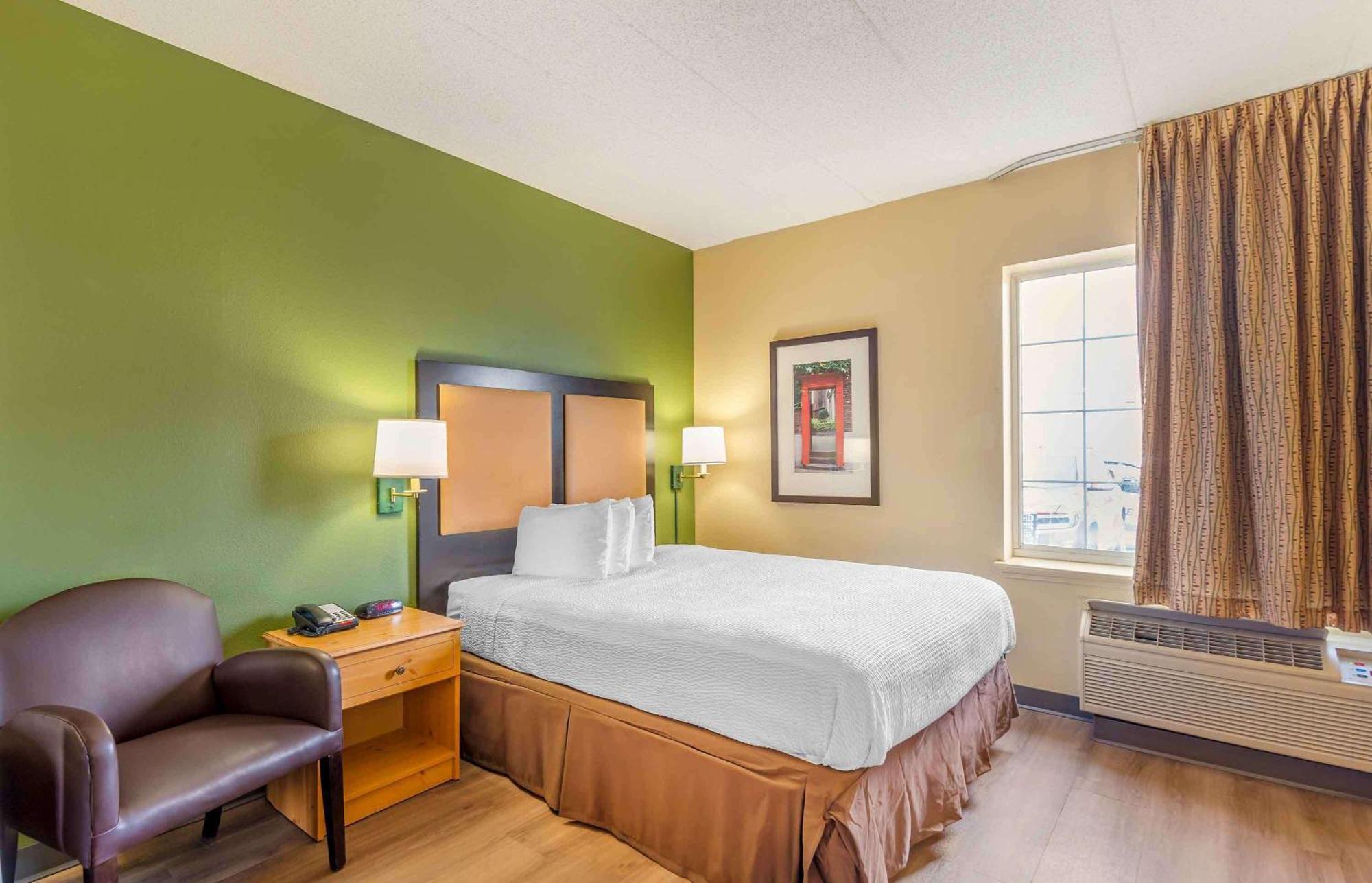 Extended Stay America Select Suites - Chicago - Lombard - Oakbrook Oakbrook Terrace Extérieur photo