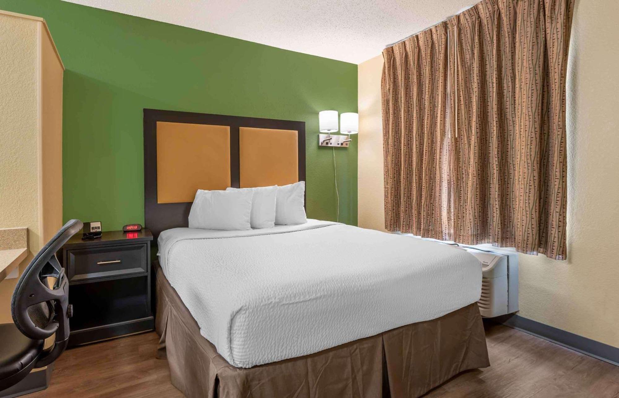 Extended Stay America Select Suites - Chicago - Lombard - Oakbrook Oakbrook Terrace Extérieur photo