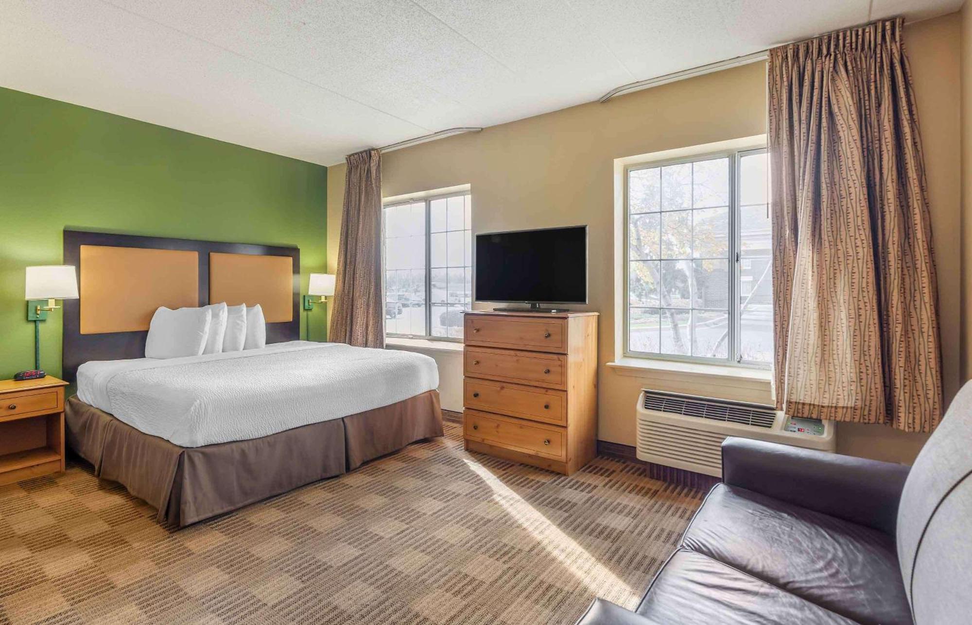 Extended Stay America Select Suites - Chicago - Lombard - Oakbrook Oakbrook Terrace Extérieur photo