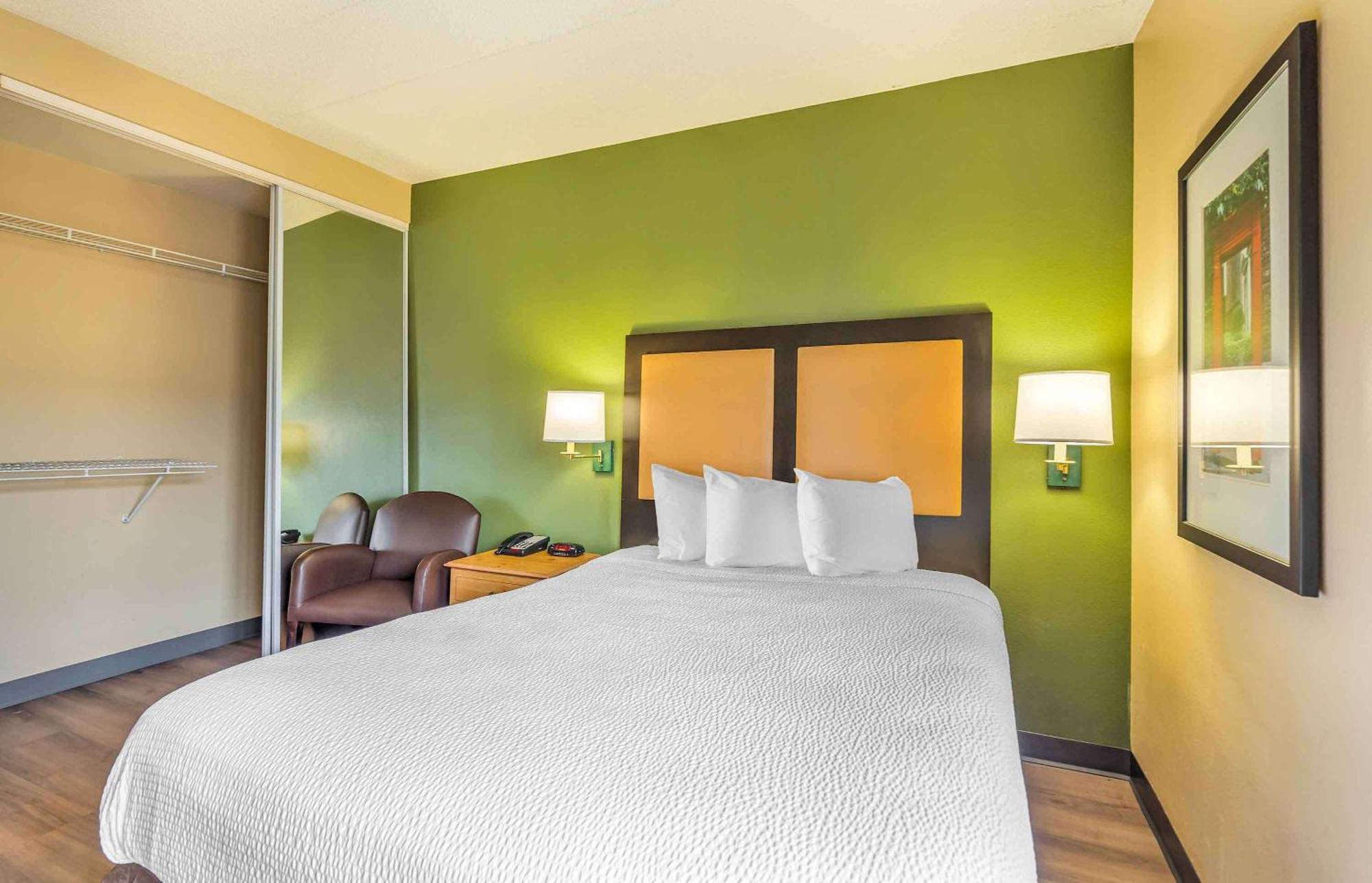 Extended Stay America Select Suites - Chicago - Lombard - Oakbrook Oakbrook Terrace Extérieur photo