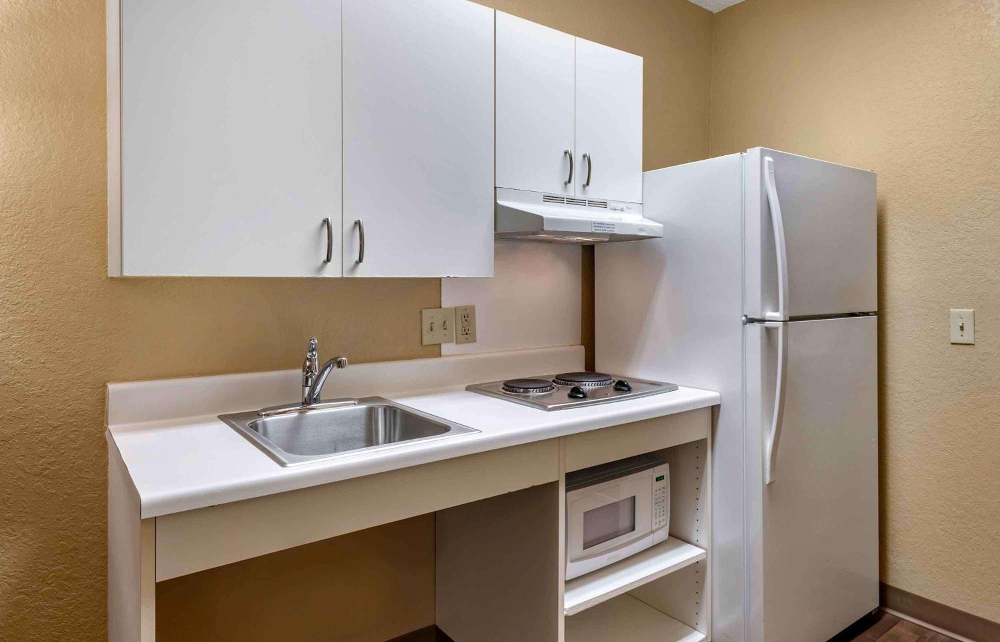 Extended Stay America Select Suites - Chicago - Lombard - Oakbrook Oakbrook Terrace Extérieur photo