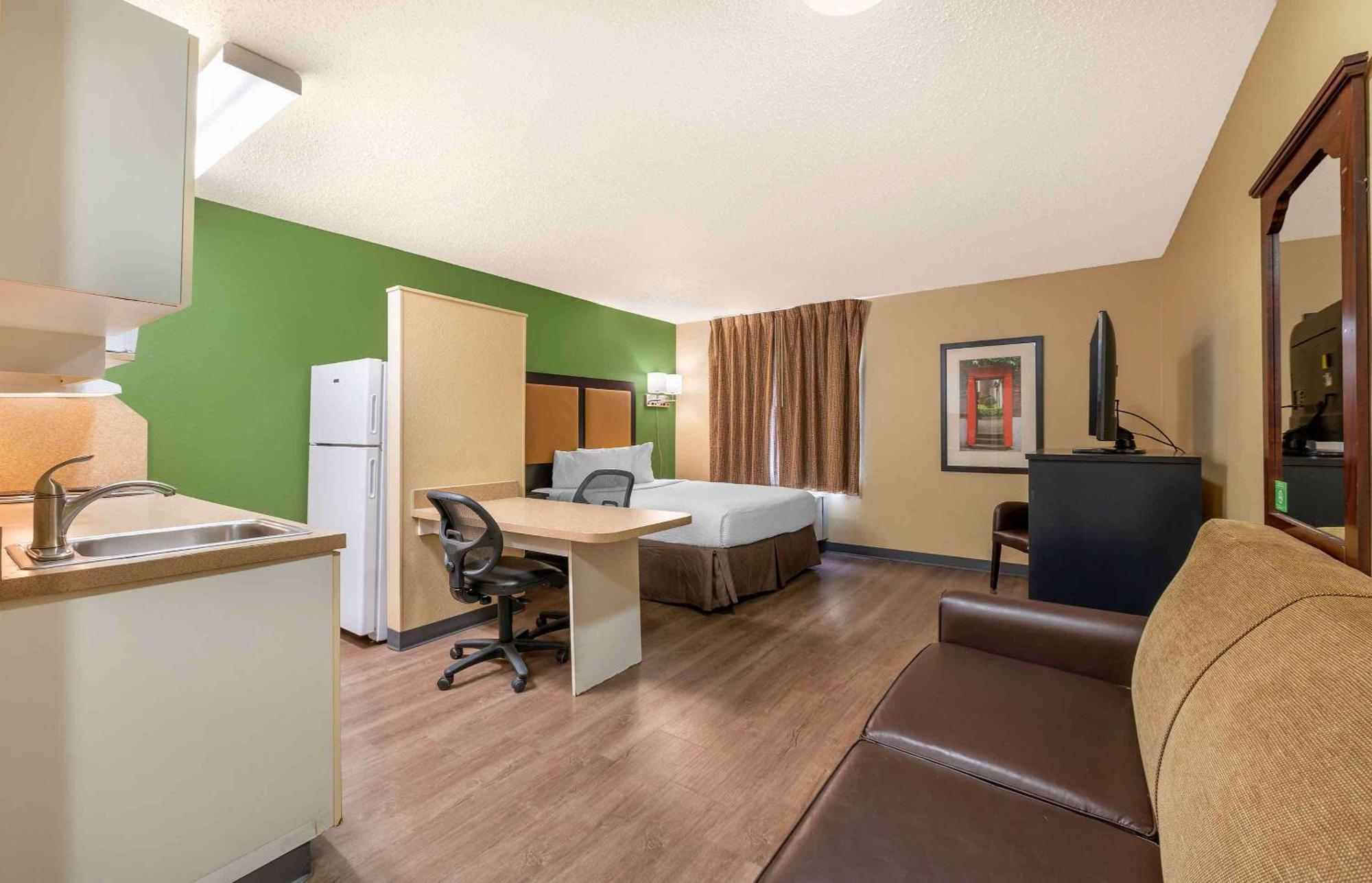 Extended Stay America Select Suites - Chicago - Lombard - Oakbrook Oakbrook Terrace Extérieur photo