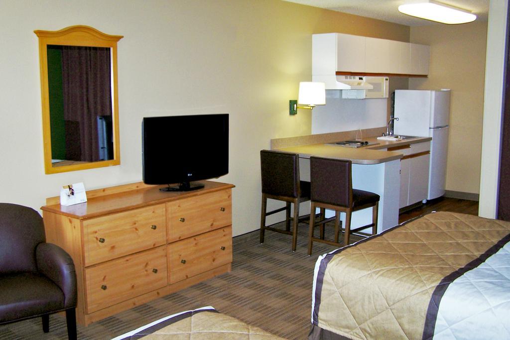 Extended Stay America Select Suites - Chicago - Lombard - Oakbrook Oakbrook Terrace Extérieur photo