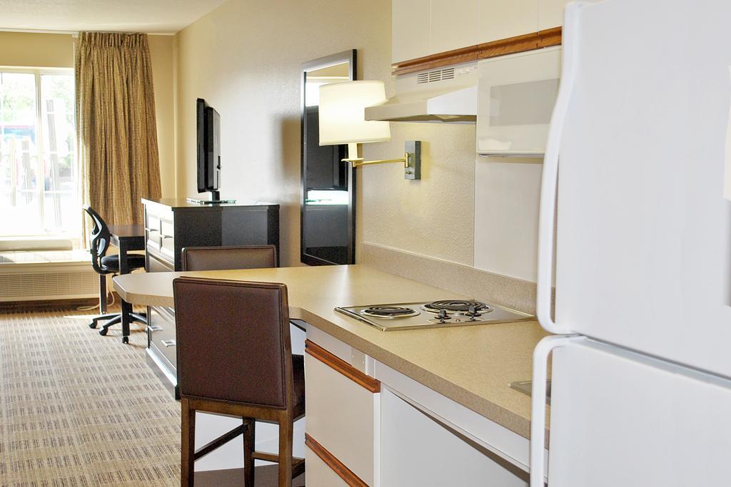 Extended Stay America Select Suites - Chicago - Lombard - Oakbrook Oakbrook Terrace Extérieur photo