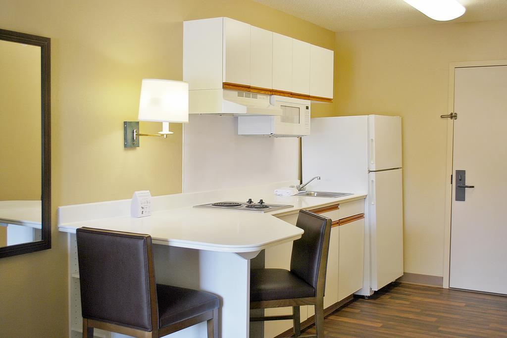 Extended Stay America Select Suites - Chicago - Lombard - Oakbrook Oakbrook Terrace Extérieur photo