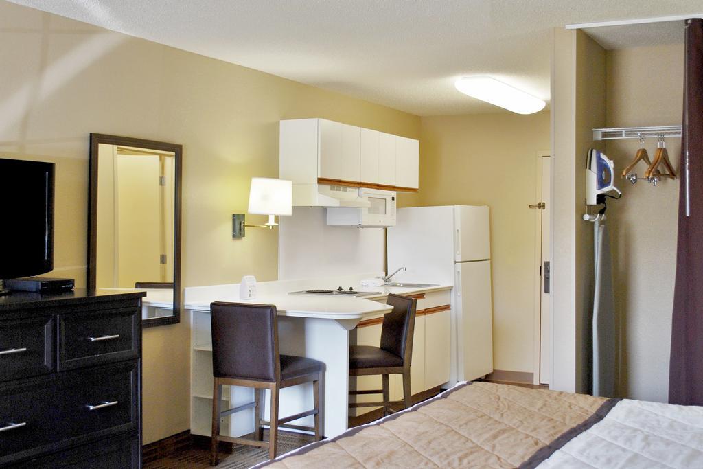 Extended Stay America Select Suites - Chicago - Lombard - Oakbrook Oakbrook Terrace Extérieur photo