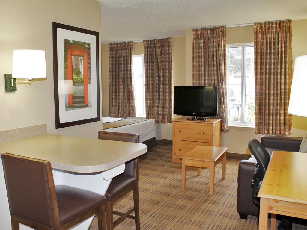 Extended Stay America Select Suites - Chicago - Lombard - Oakbrook Oakbrook Terrace Extérieur photo